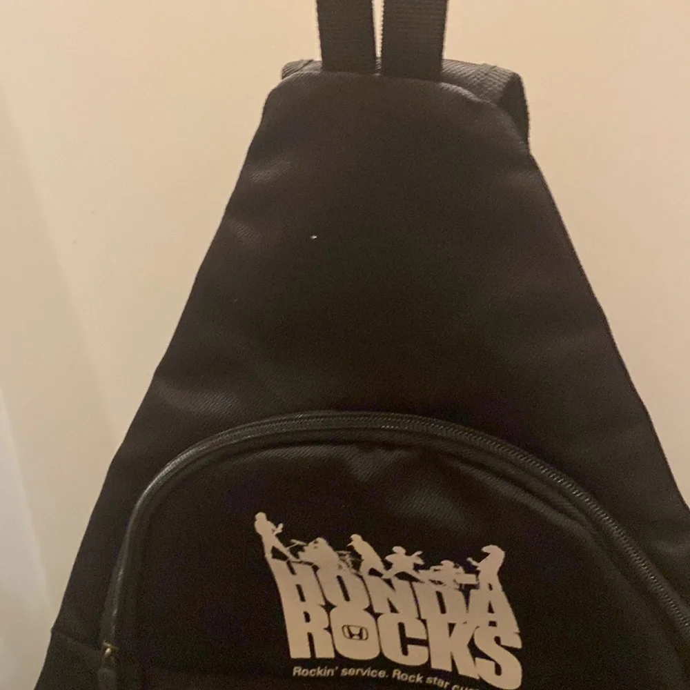 Honda Rocks sling back w/built in speakers MP3 compatible unused tested works